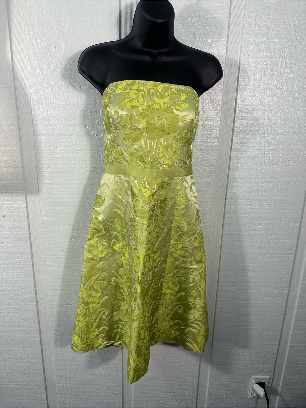 Ann Taylor Green Strapless Dress Size 4 EUC
